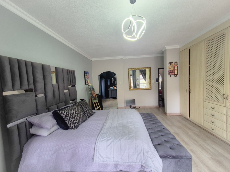 5 Bedroom Property for Sale in Maraldi Estate Free State